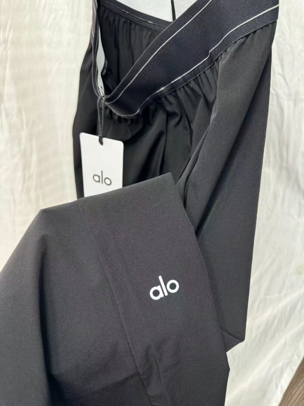 🖤 Brand New Black Alo Yoga Tailored Pants (Regular:30”inseam) 😘 Elevated Basic - Picture 4 of 9